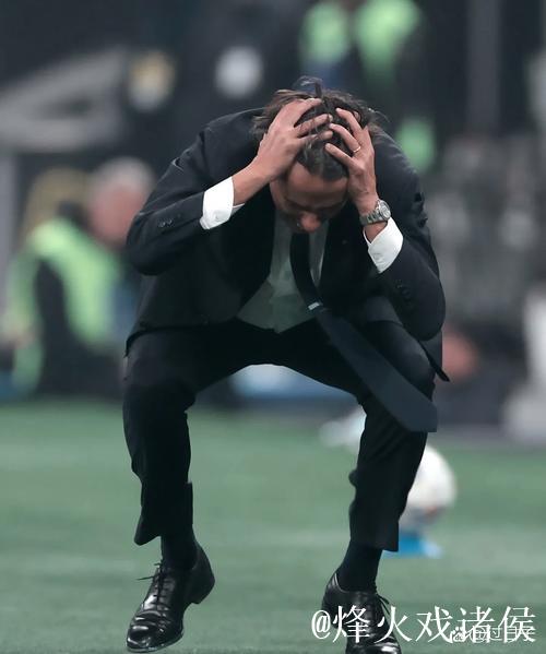 费迪南德：疯狂的比赛！站在防守球员的角度我肯定会崩溃